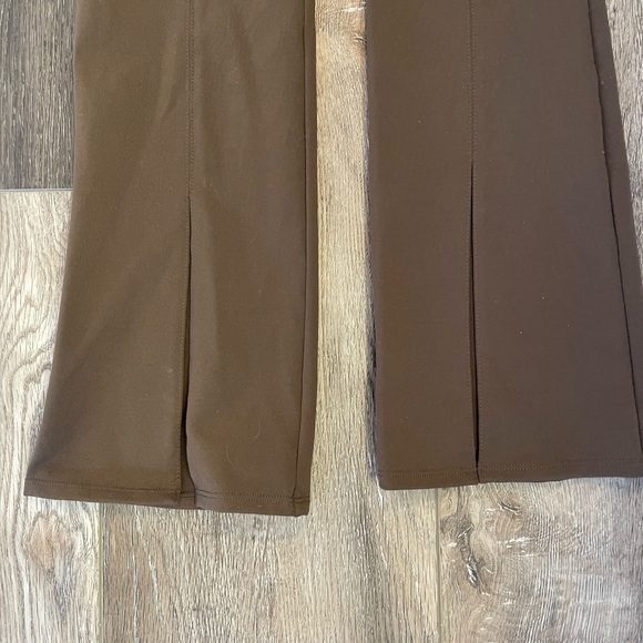 ALO Yoga Chocolate Brown Flare Pants EUC size XS - Picture 3 of 4